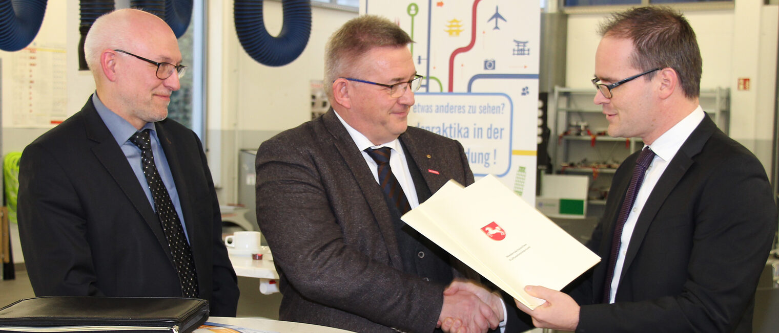TZH Braunschweig, 2018, Kultusminister Grant Hendrik Tonne, Technologiezentrum, Förderbescheid, ÜLU
