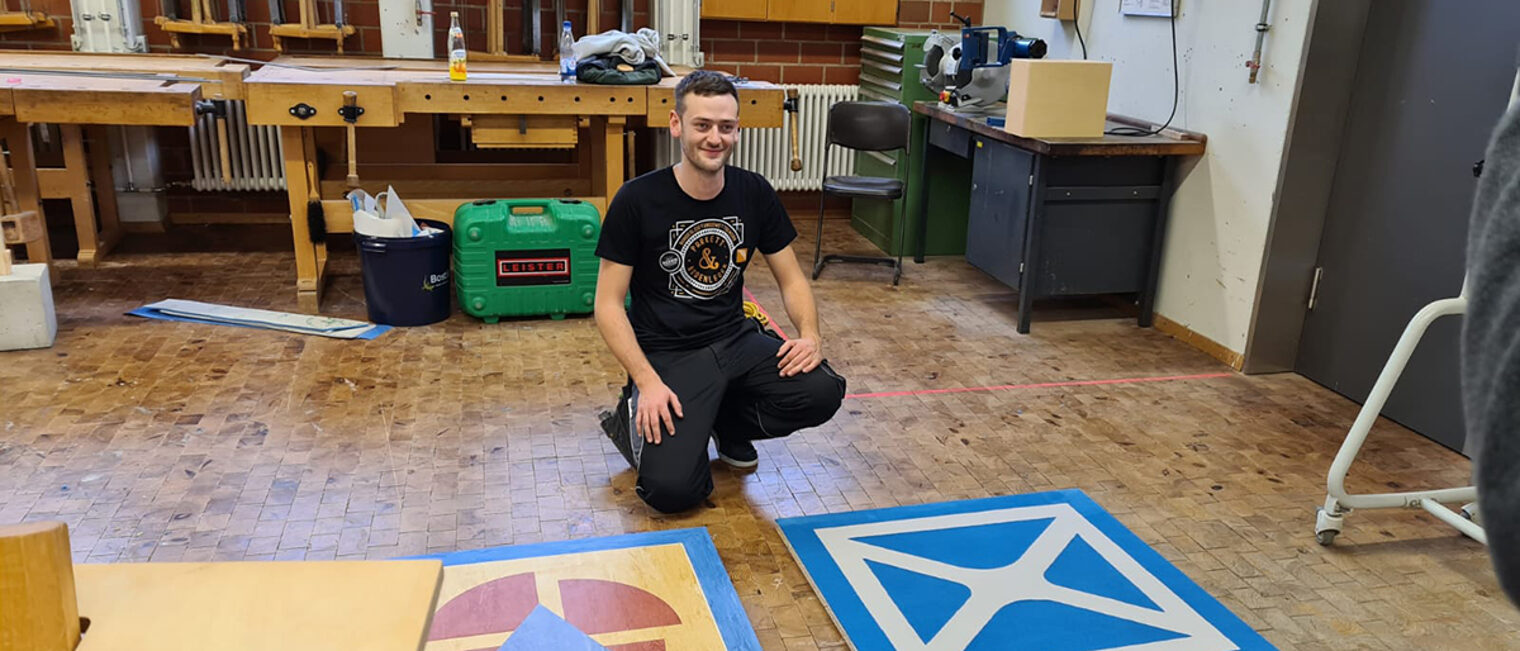 Bodenleger Christoph Howe hat den Kreativwettbewerb "Die Gute Form im Handwerk" gewonnen. Bodenleger Christoph Howe hat den Kreativwettbewerb "Die Gute Form im Handwerk" gewonnen.