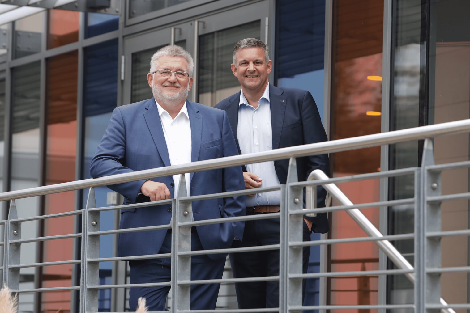 Präsident Detlef Bade und Hauptgeschäftsführer Matthias Steffen (r.)