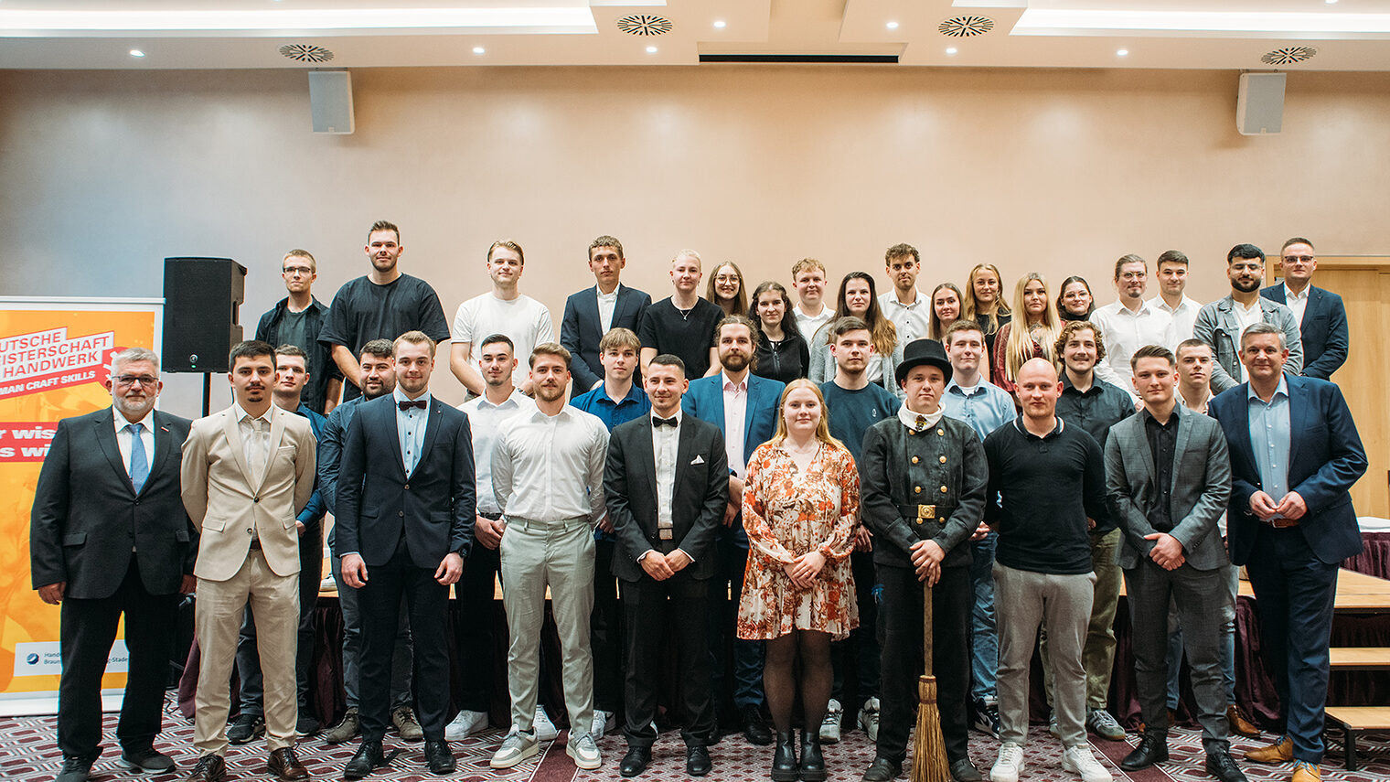 Gruppenfoto: Kammersiegerehrung Deutsche Meisterschaft im Handwerk 2024
