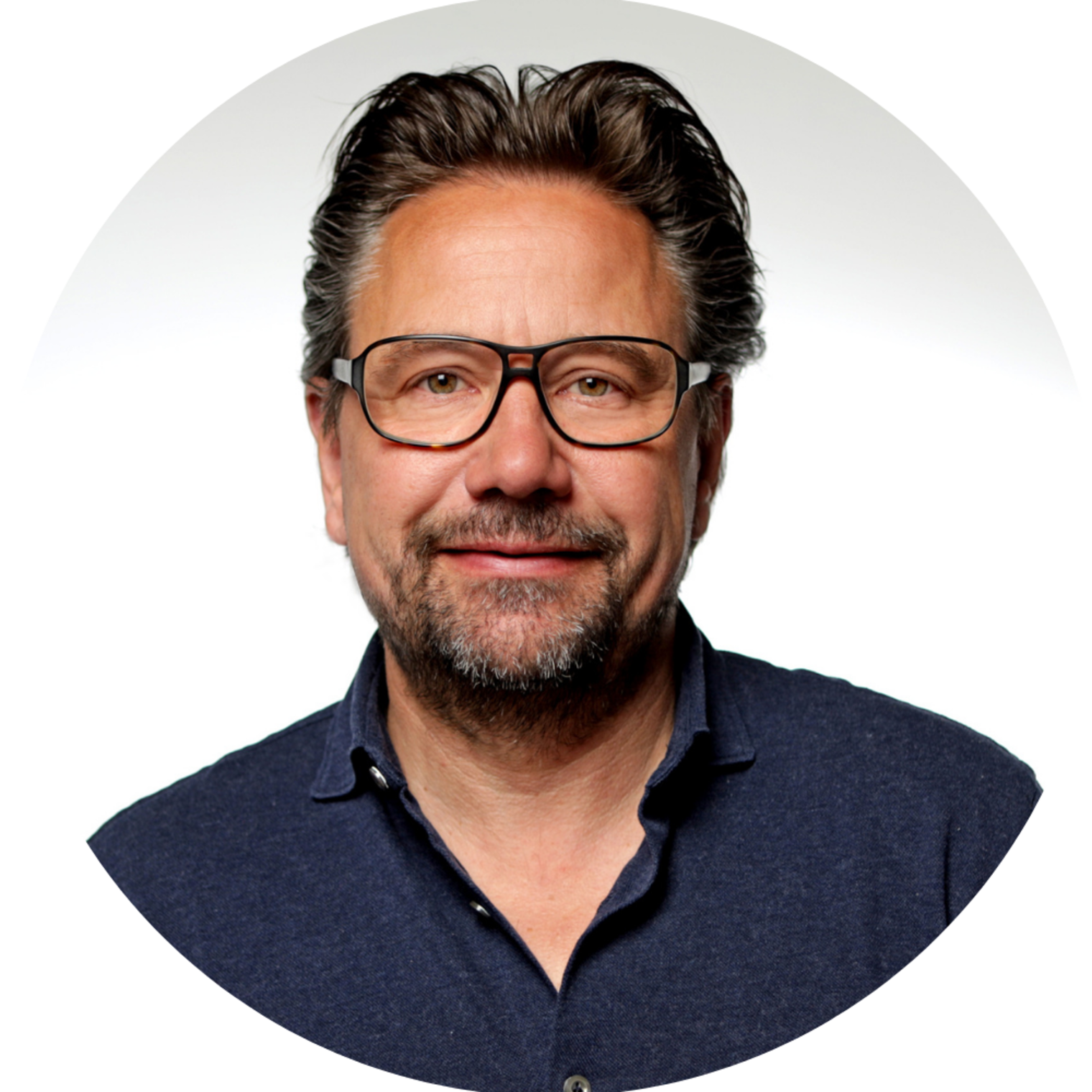Portraitfoto Sascha Gramann