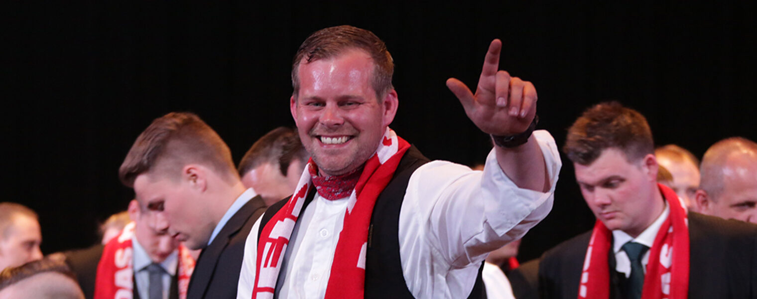 Meisterfeier, Meister, Jungmeister, Bühne, Freude, Jubel, Meisterschal
